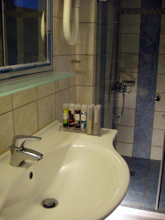 Anniska Hotel Kardhamili Bilik gambar
