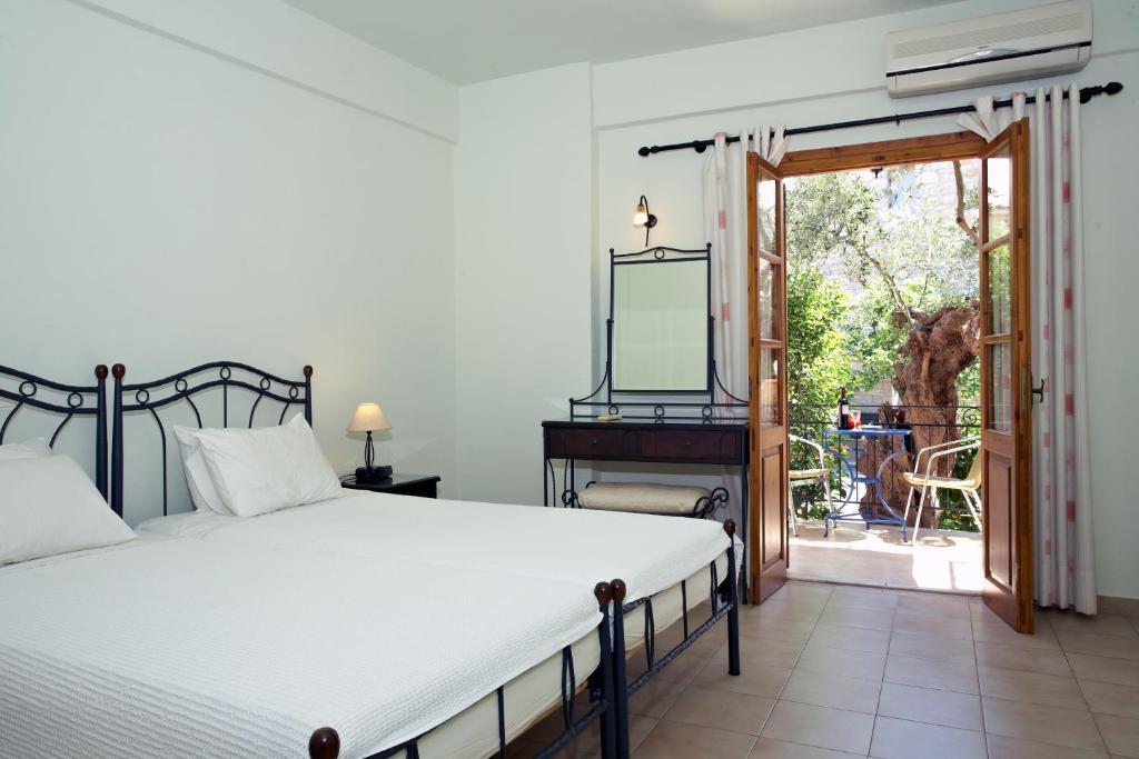 Anniska Hotel Kardhamili Bilik gambar